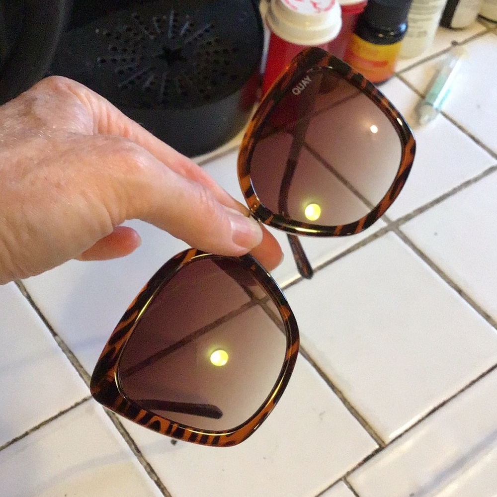 Last 1! Quay Capricorn Sunnies rare! - Picture 2 of 10